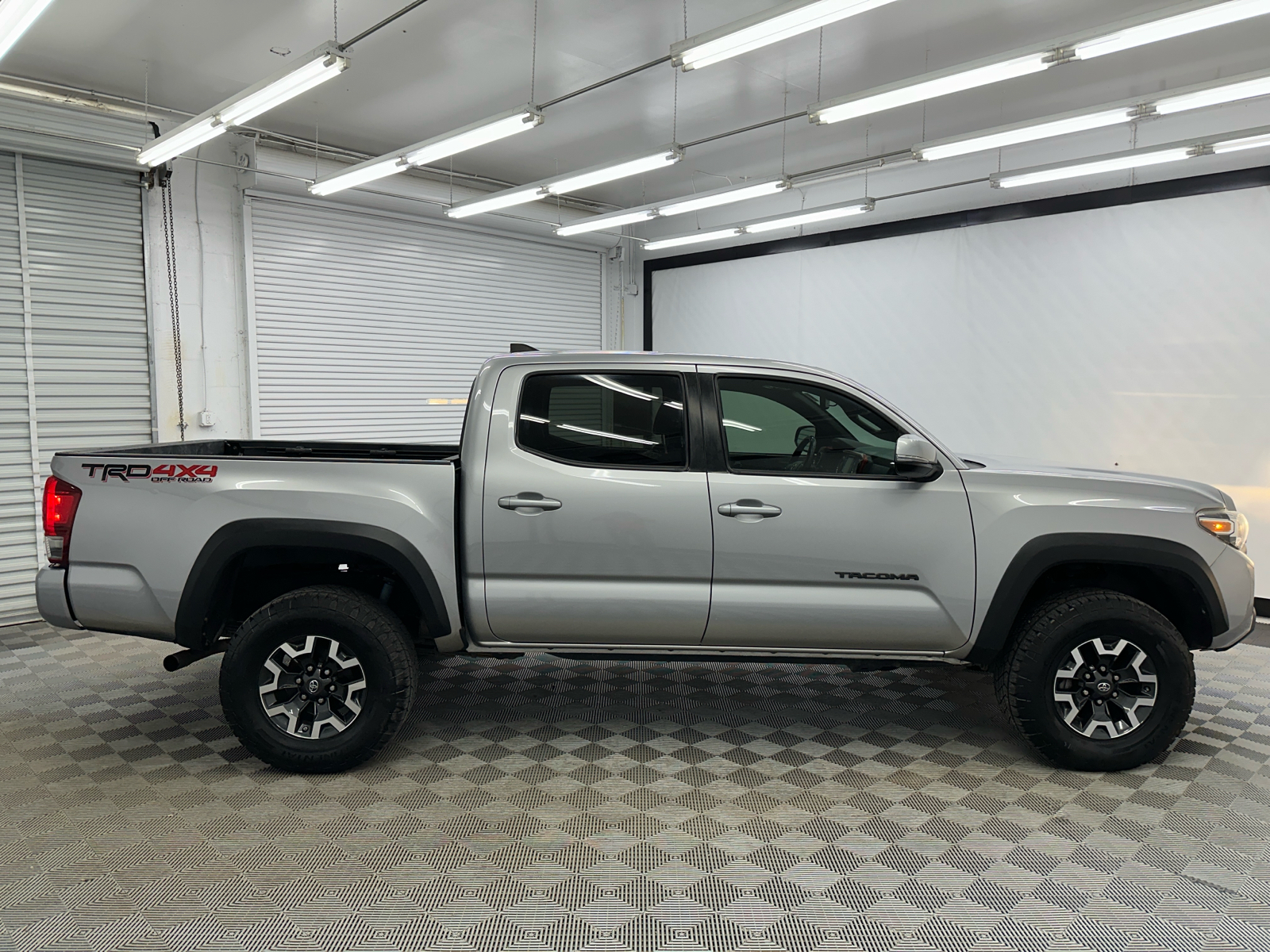 2017 Toyota Tacoma TRD Off-Road 6