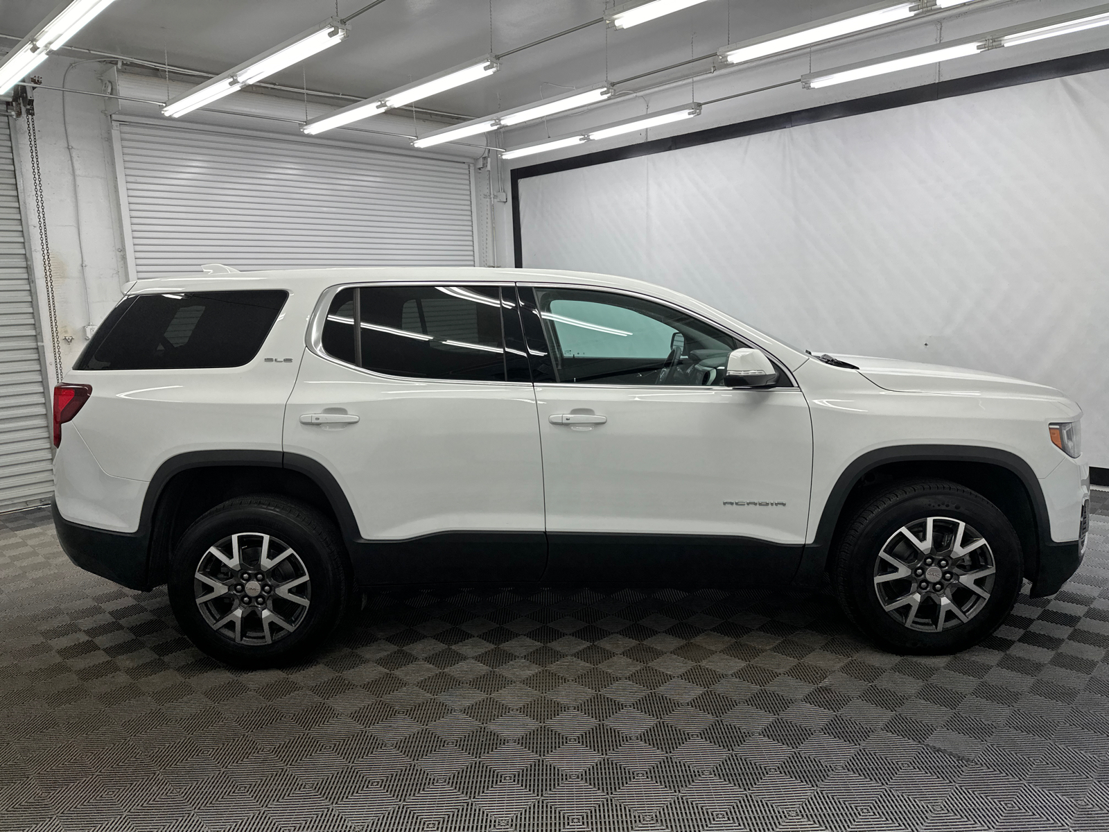 2023 GMC Acadia SLE 6