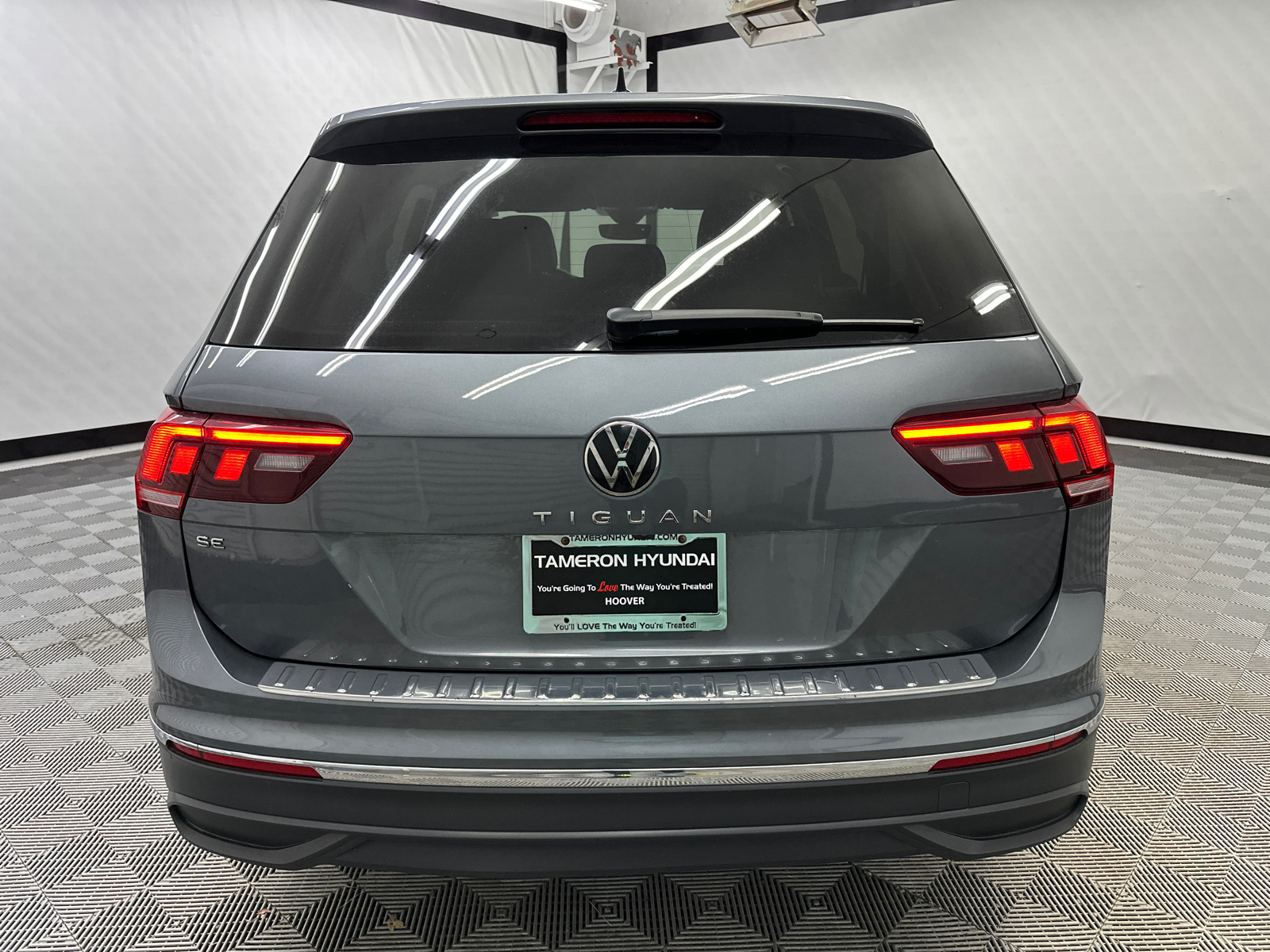 2023 Volkswagen Tiguan 2.0T SE 4