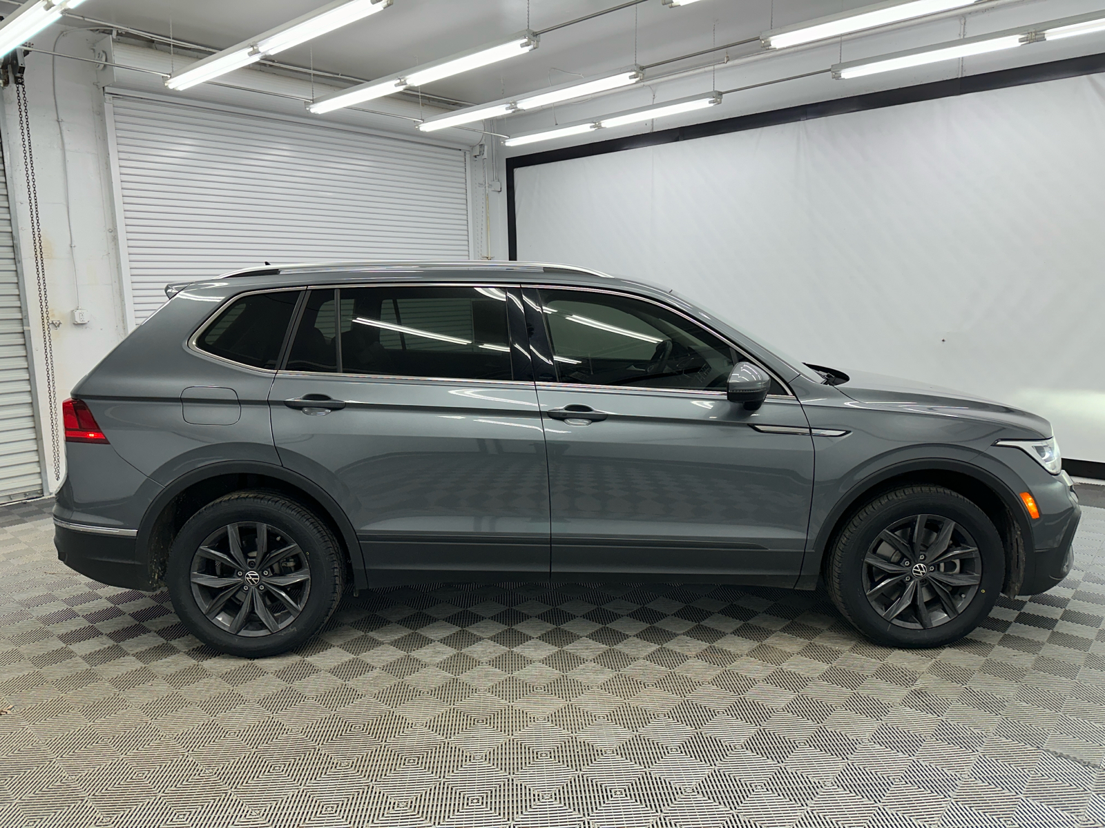 2023 Volkswagen Tiguan 2.0T SE 6