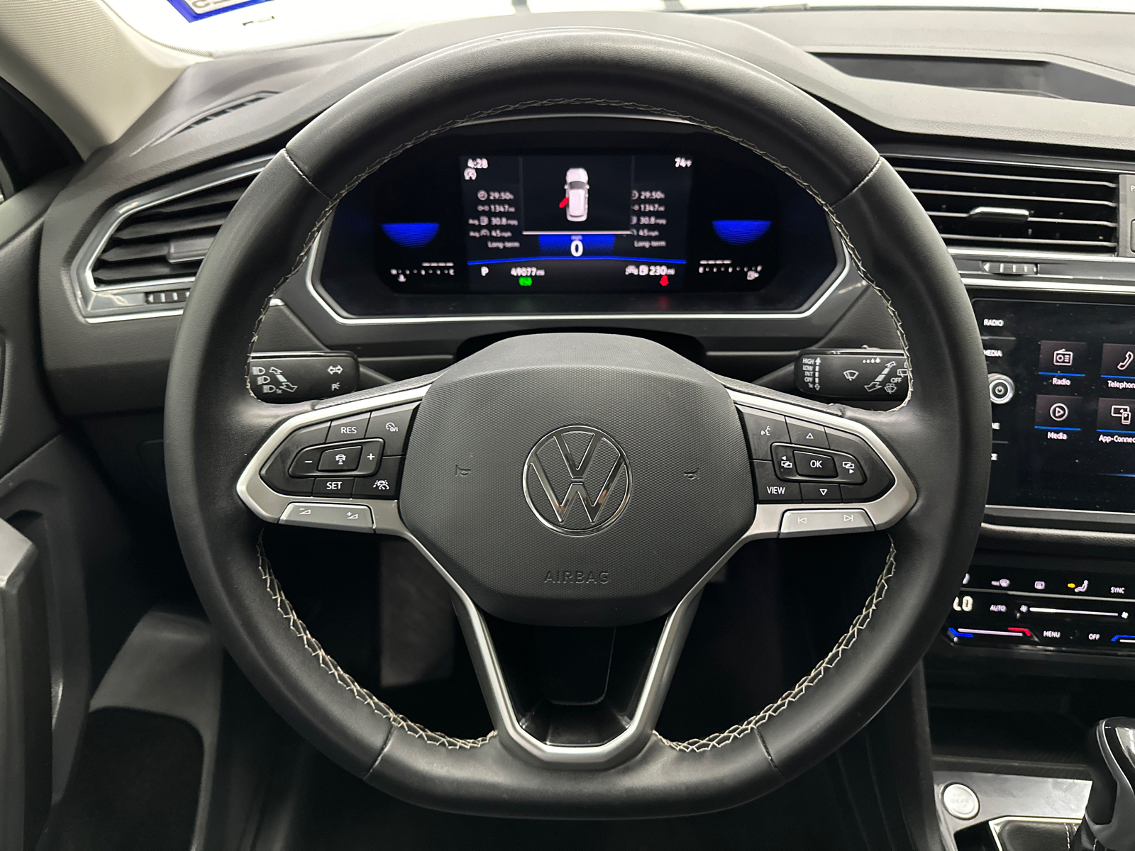 2023 Volkswagen Tiguan 2.0T SE 24