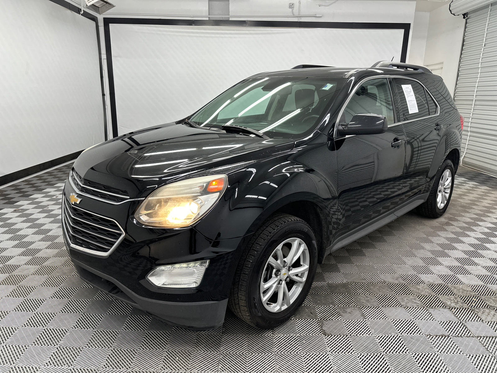 2017 Chevrolet Equinox LT 1