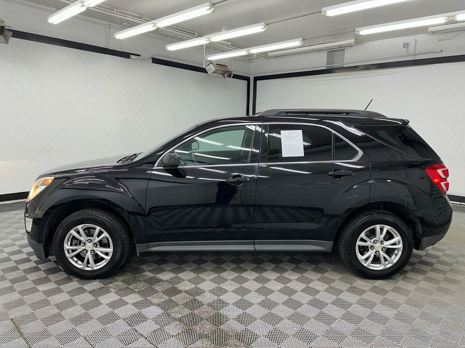 2017 Chevrolet Equinox LT 2