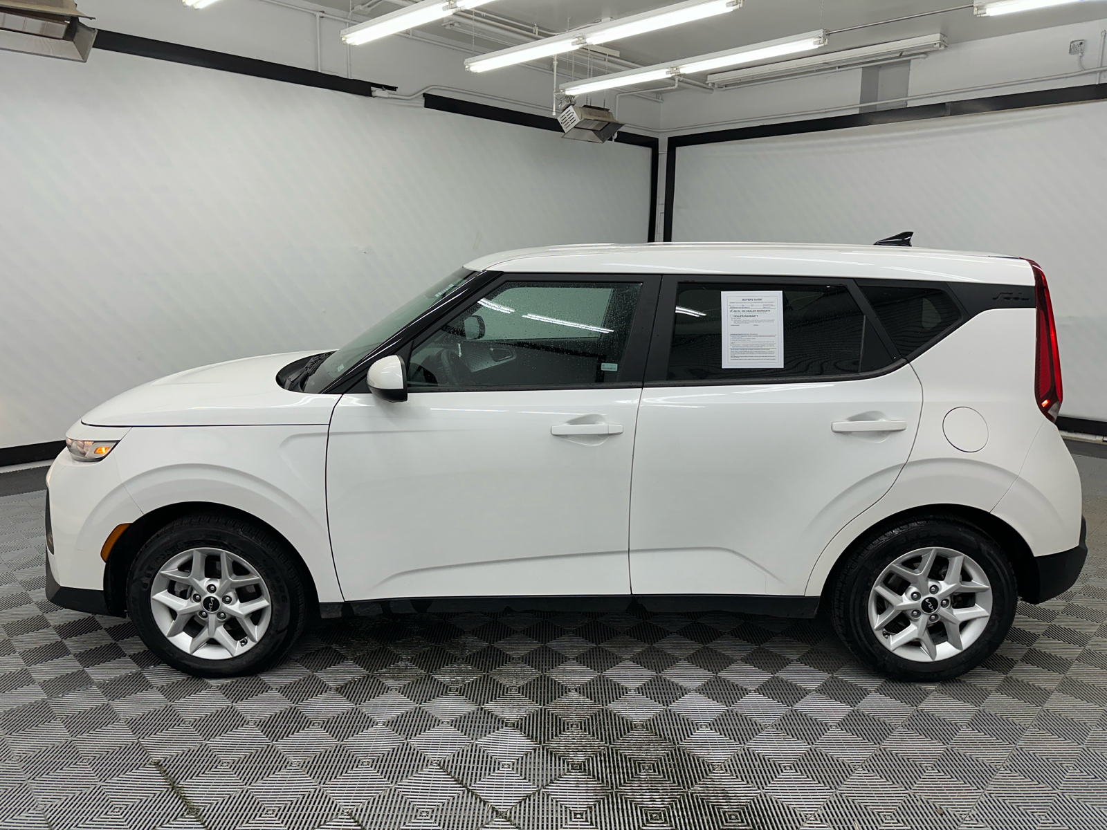 2022 Kia Soul LX 2