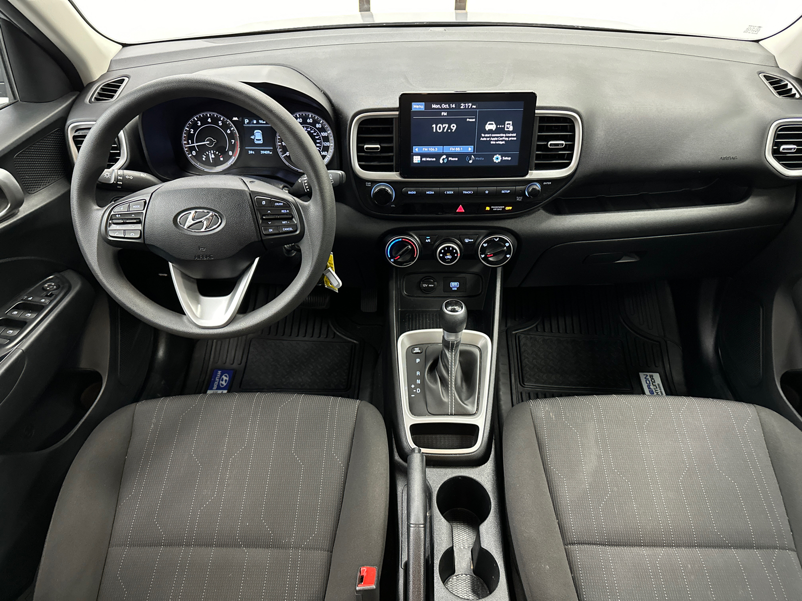 2021 Hyundai Venue SE 21