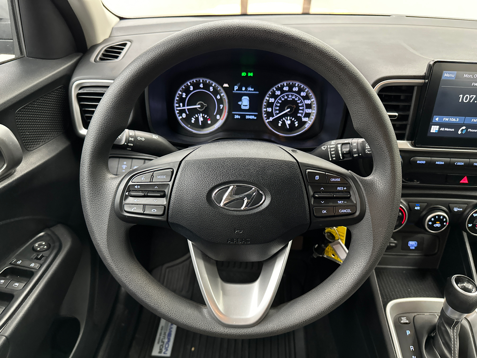 2021 Hyundai Venue SE 23