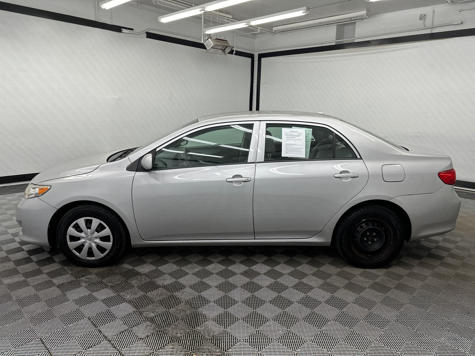 2010 Toyota Corolla LE 2