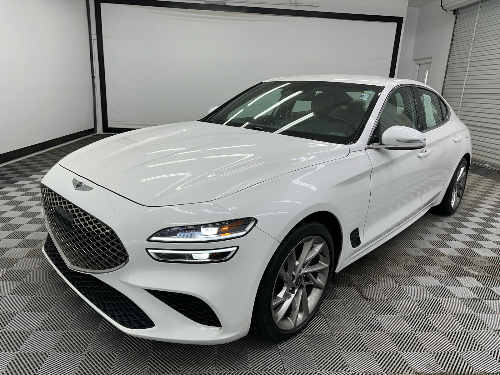 2022 Genesis G70 2.0T 1