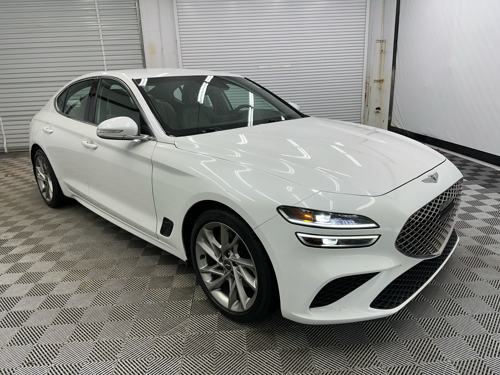 2022 Genesis G70 2.0T 7