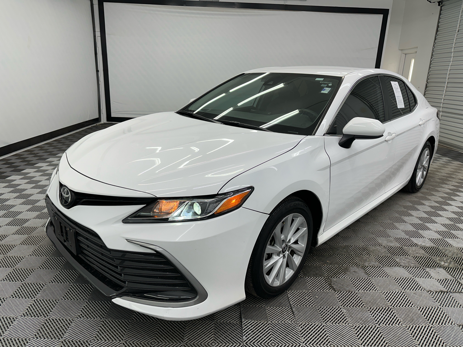 2022 Toyota Camry LE 1