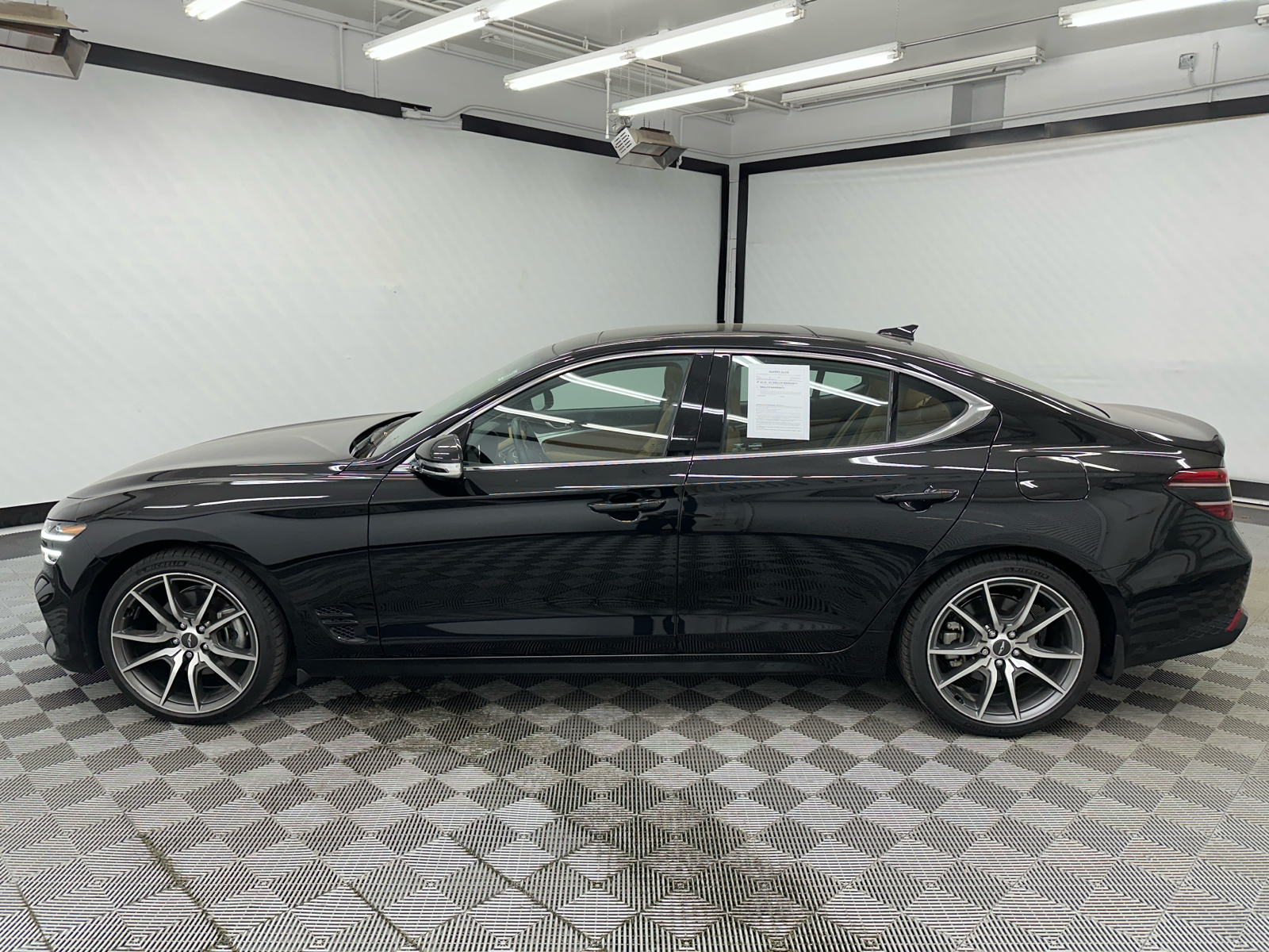 2022 Genesis G70 2.0T 2