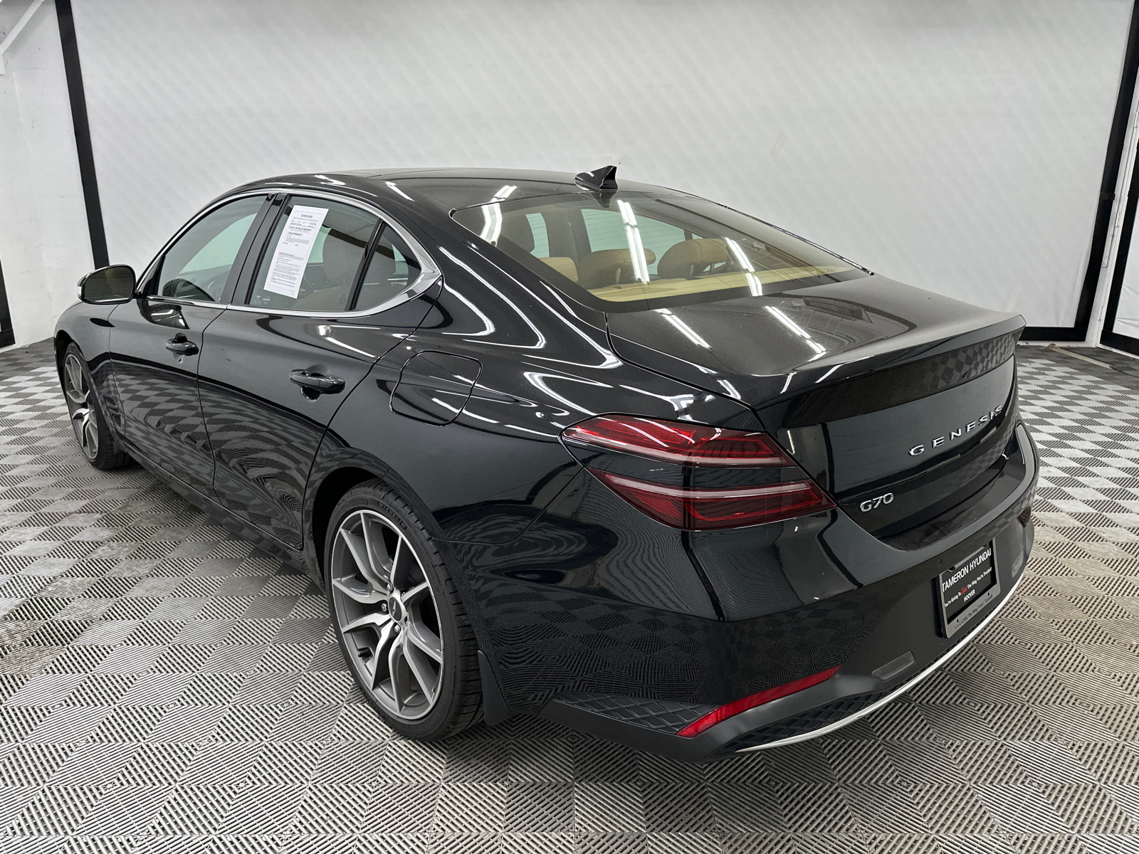 2022 Genesis G70 2.0T 3