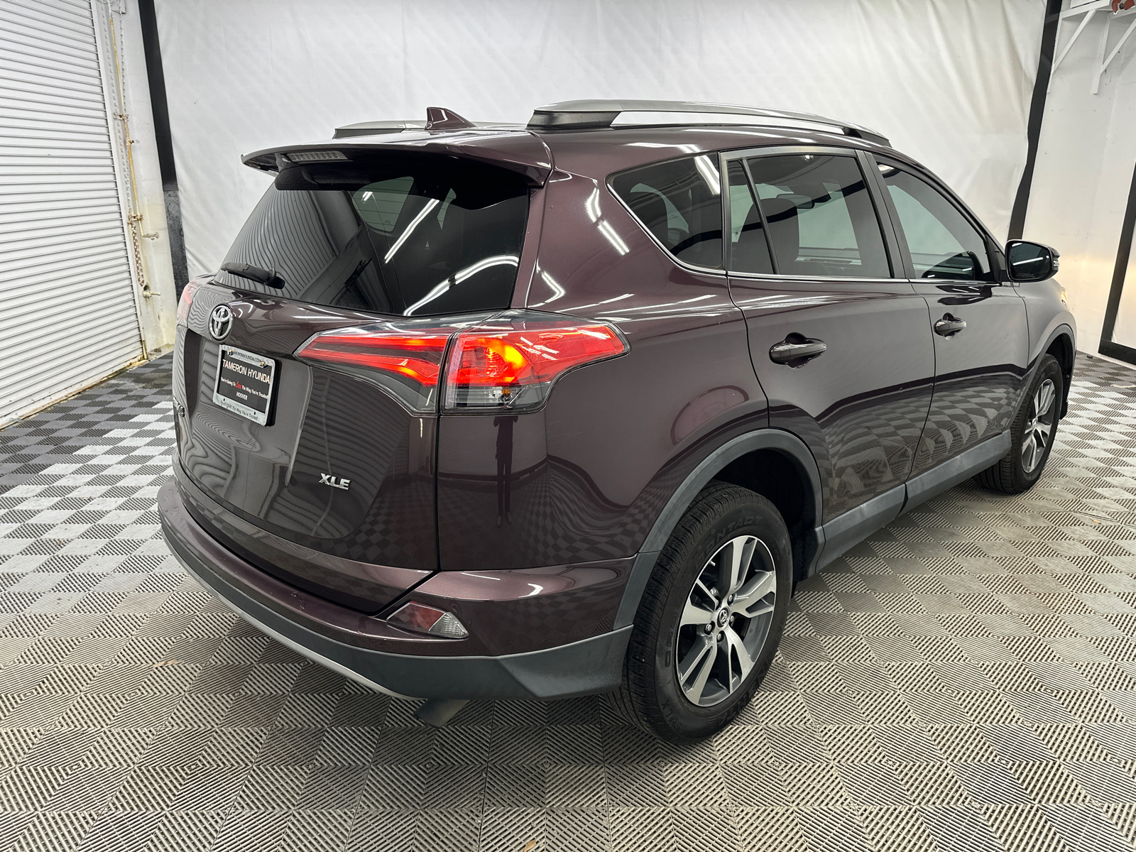 2017 Toyota RAV4 XLE 5