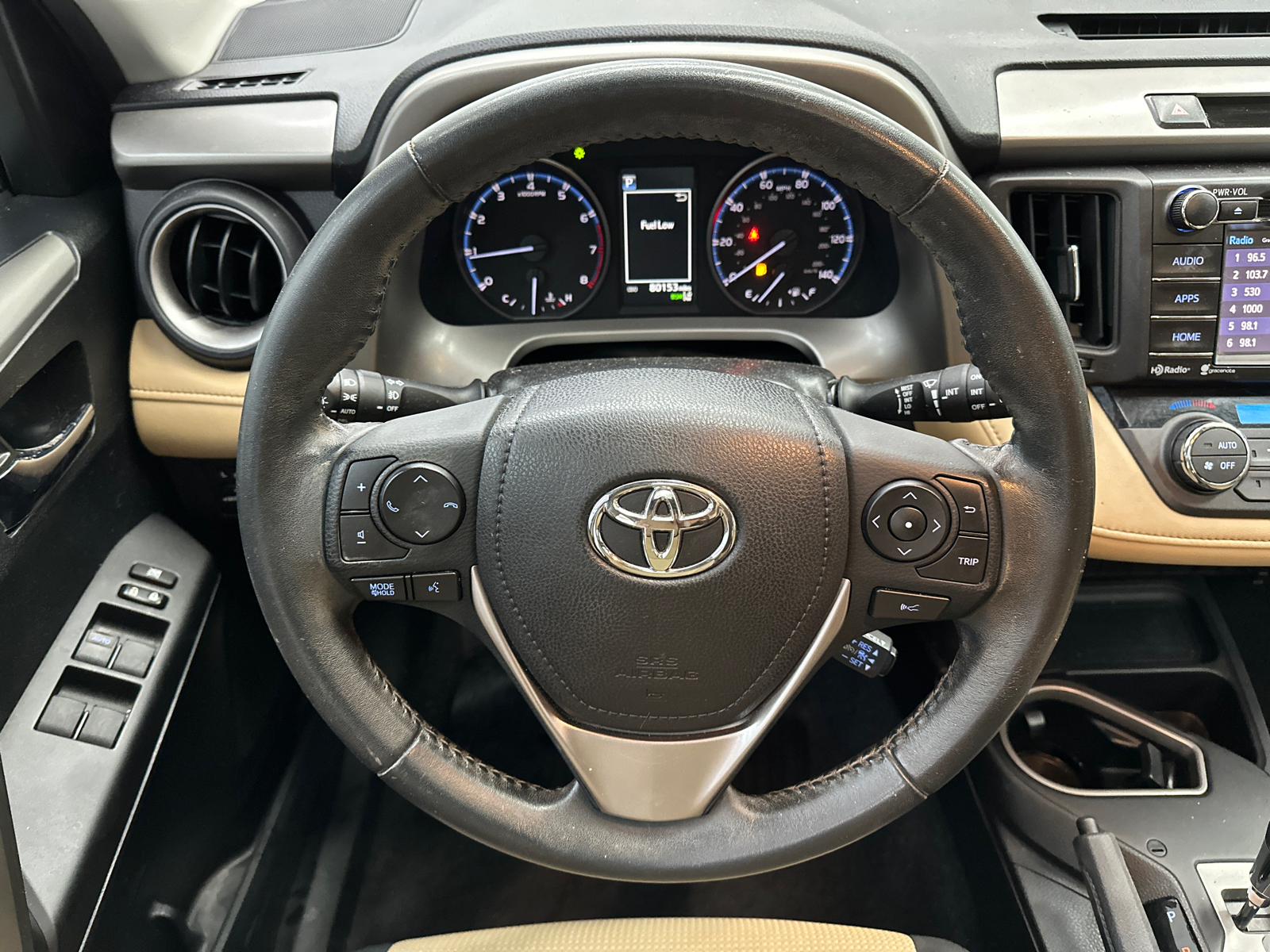 2017 Toyota RAV4 XLE 25