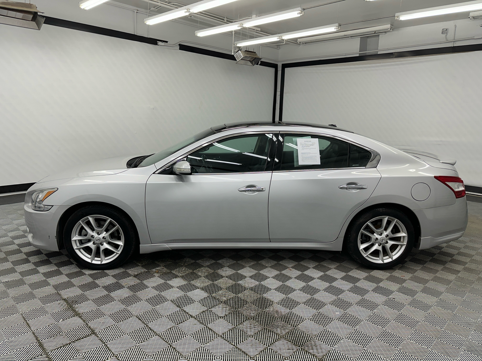 2011 Nissan Maxima 3.5 SV 2