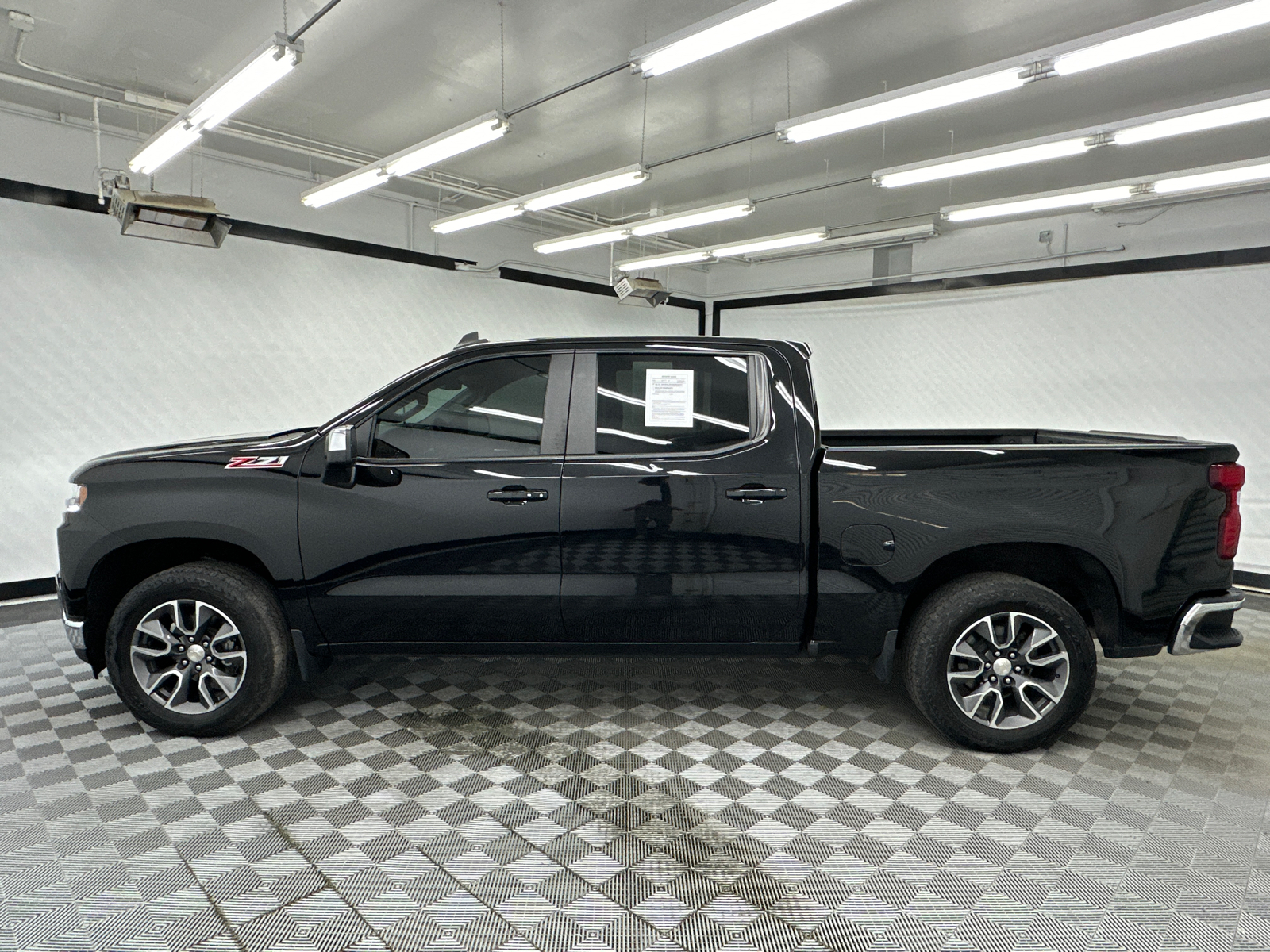 2021 Chevrolet Silverado 1500 LT 2