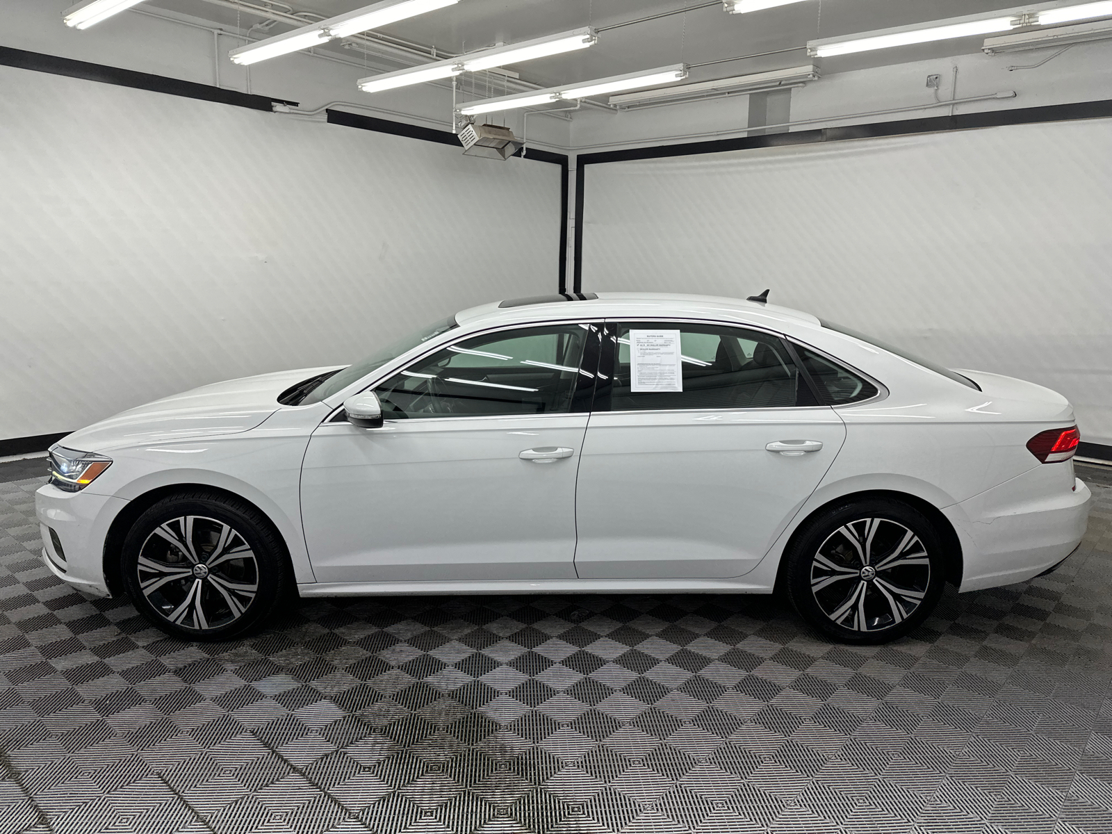 2022 Volkswagen Passat 2.0T SE 2