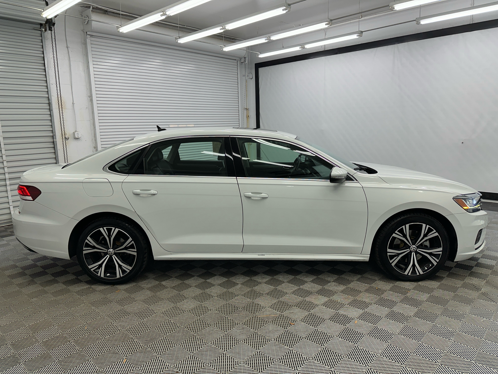 2022 Volkswagen Passat 2.0T SE 6