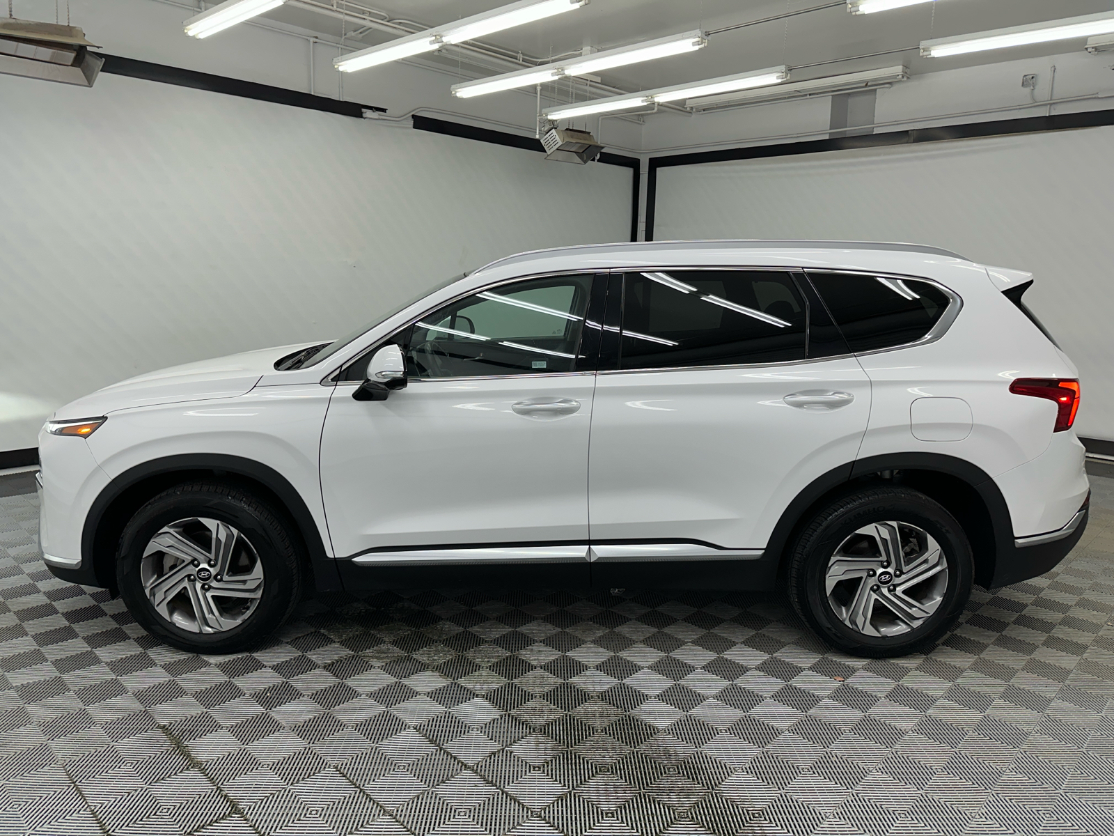 2023 Hyundai Santa Fe SEL 2