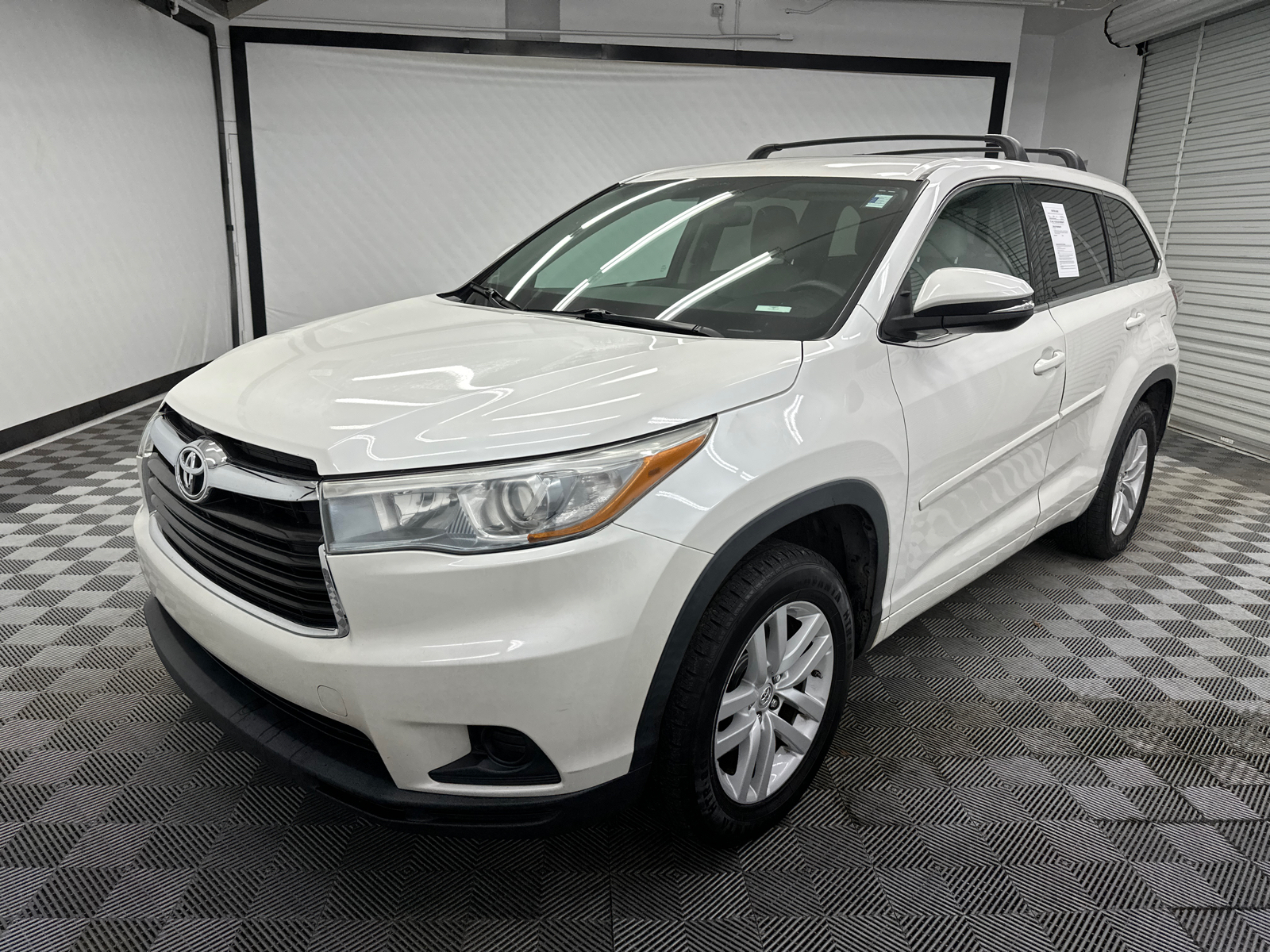 2015 Toyota Highlander LE 1