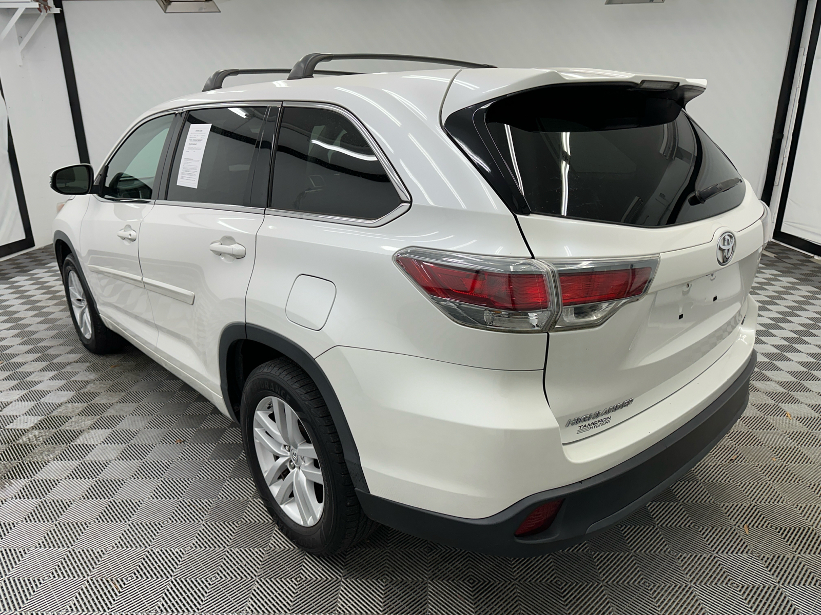 2015 Toyota Highlander LE 3