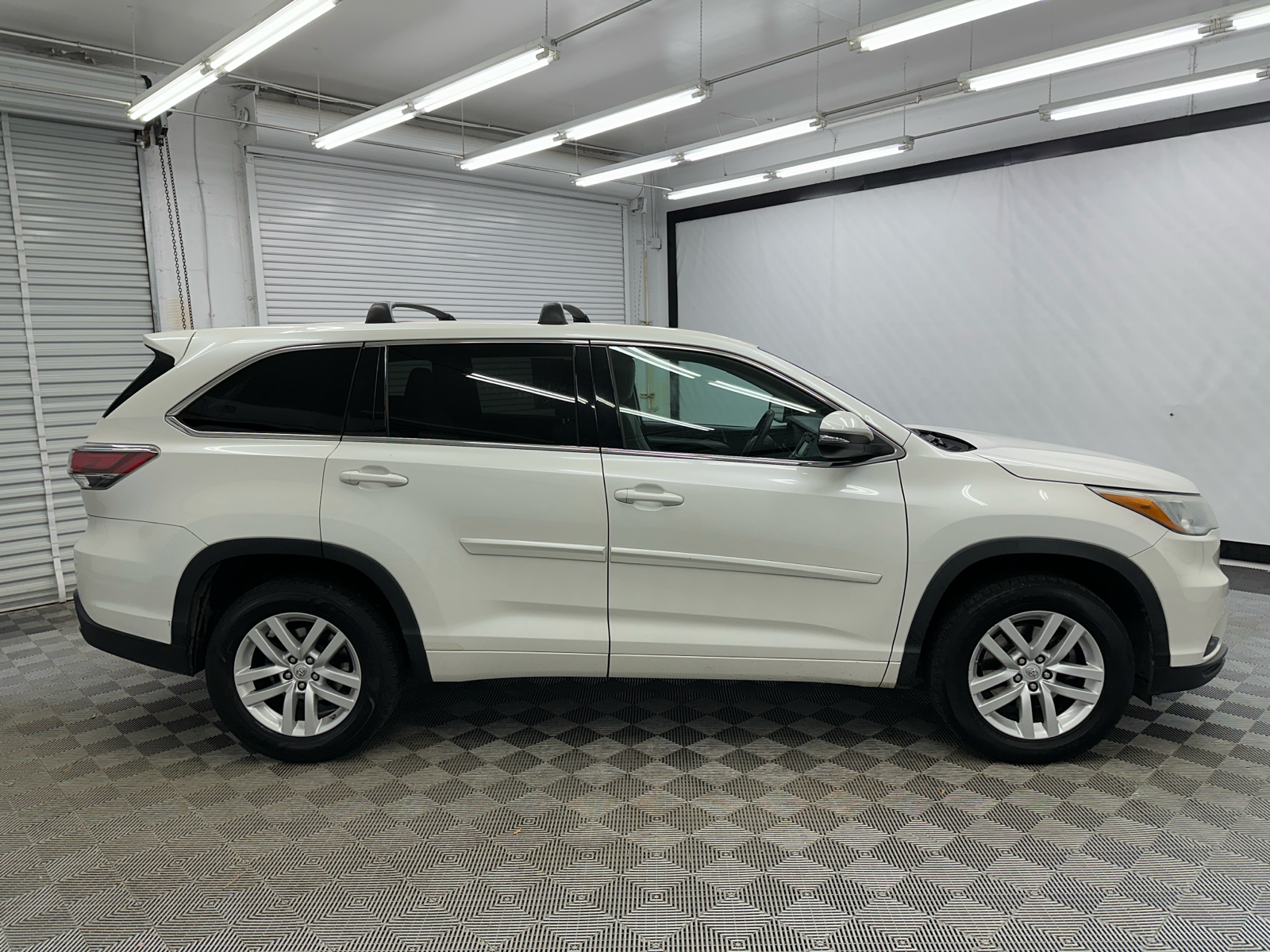 2015 Toyota Highlander LE 6