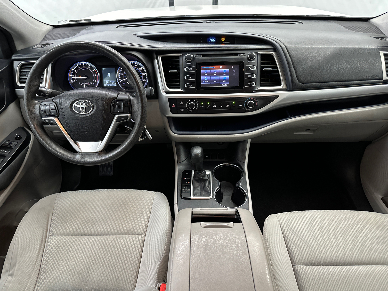 2015 Toyota Highlander LE 23