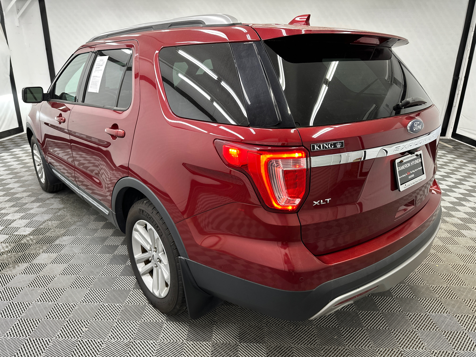 2017 Ford Explorer XLT 3