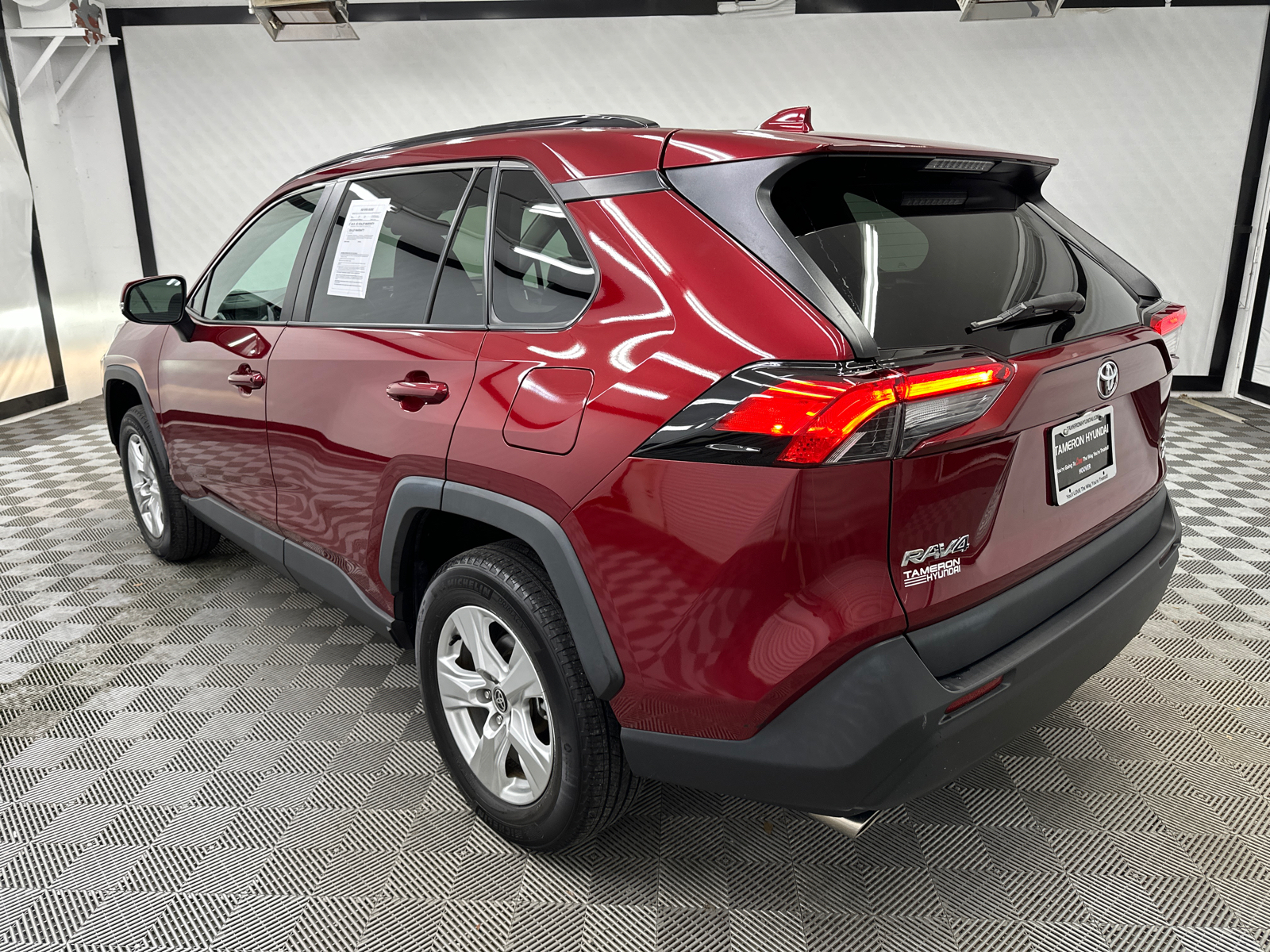 2021 Toyota RAV4 XLE 3