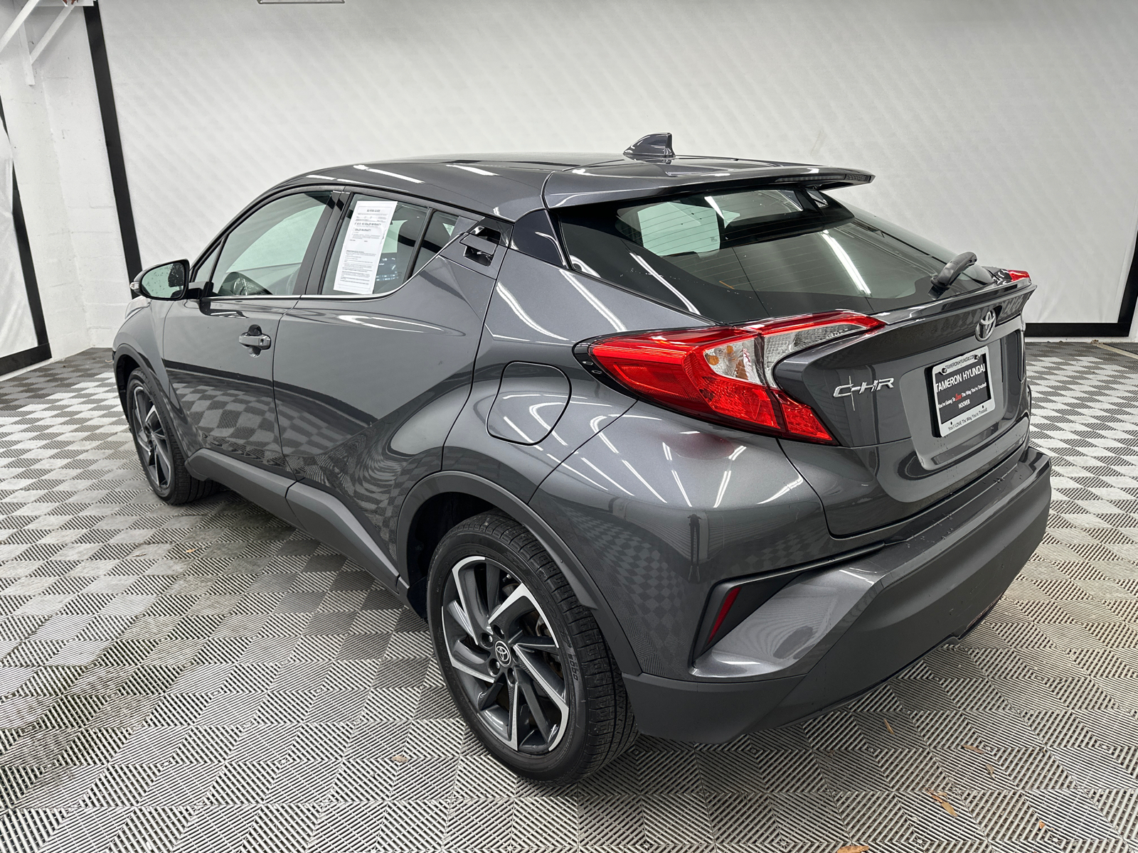 2022 Toyota C-HR Limited 3