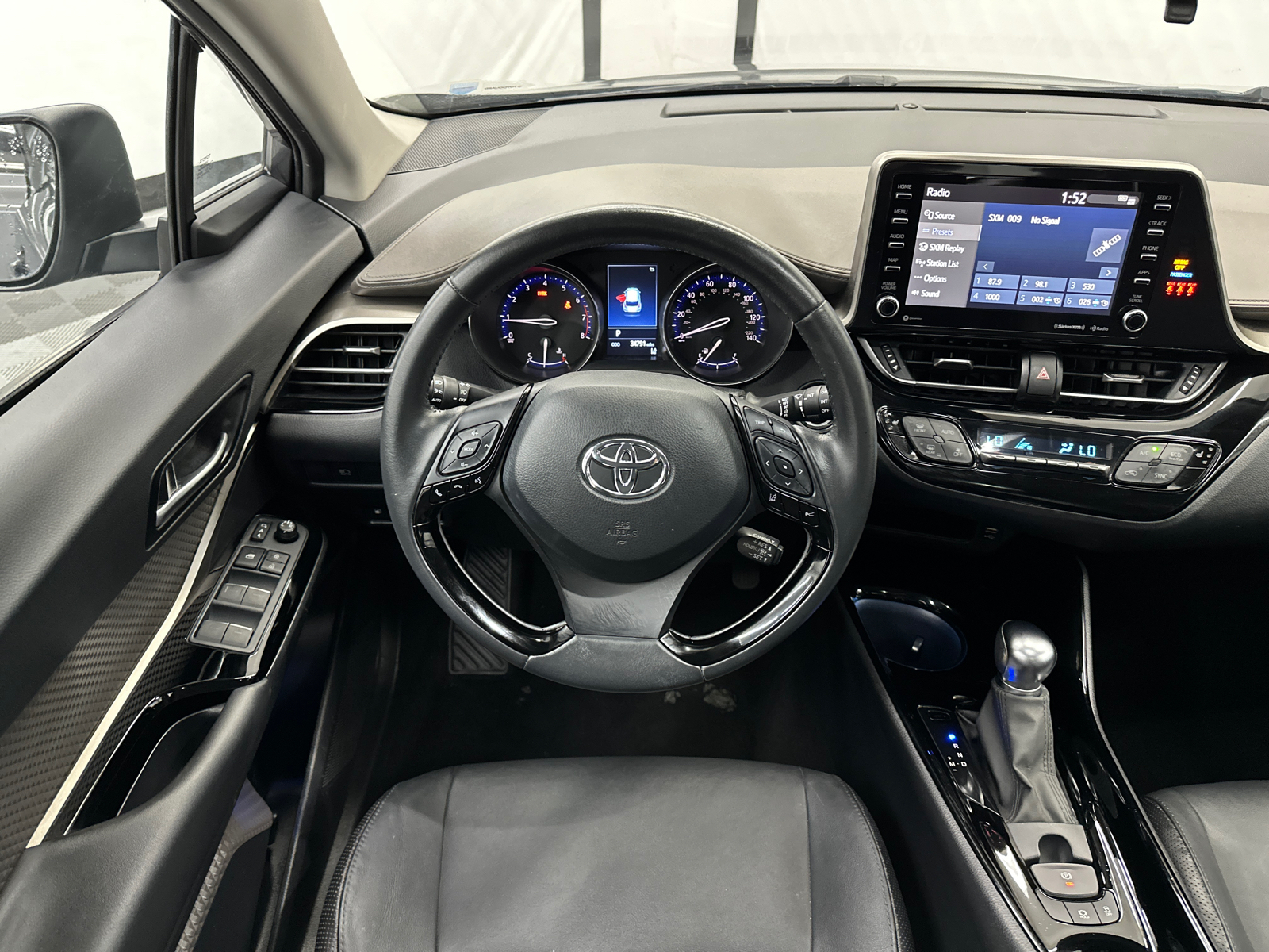 2022 Toyota C-HR Limited 23