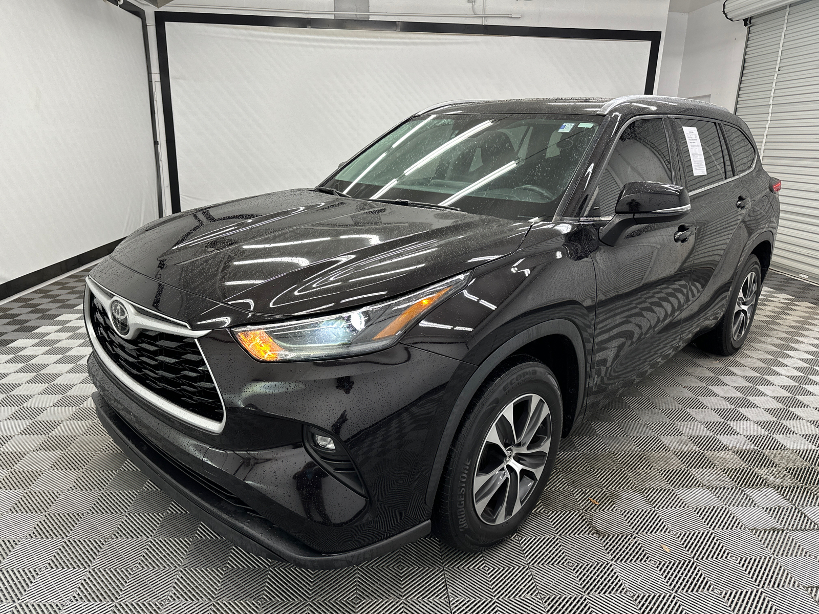 2021 Toyota Highlander XLE 1