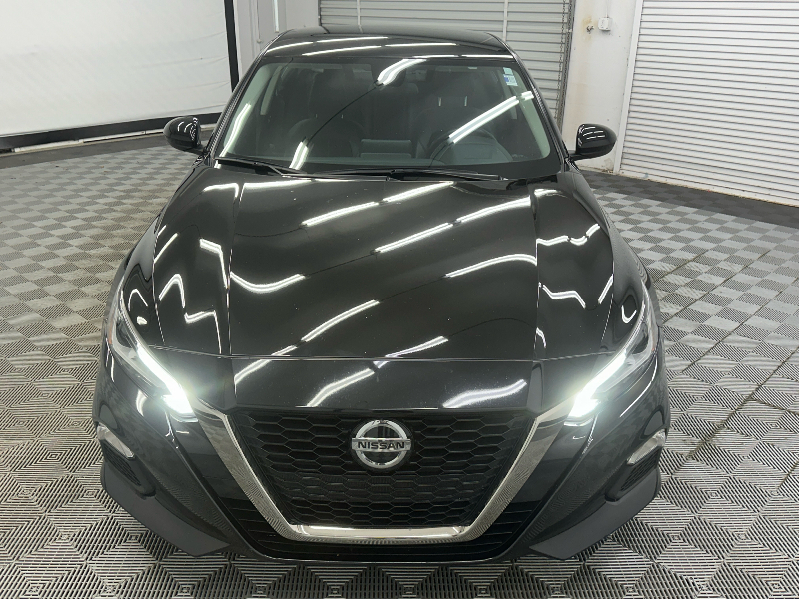 2022 Nissan Altima 2.5 SR 8