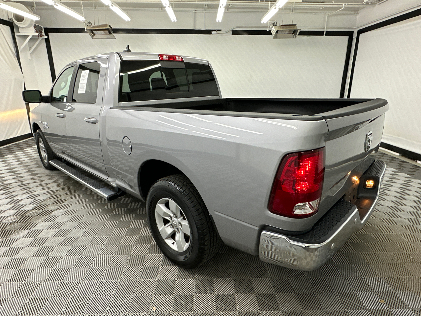 2020 Ram 1500 Classic SLT 3