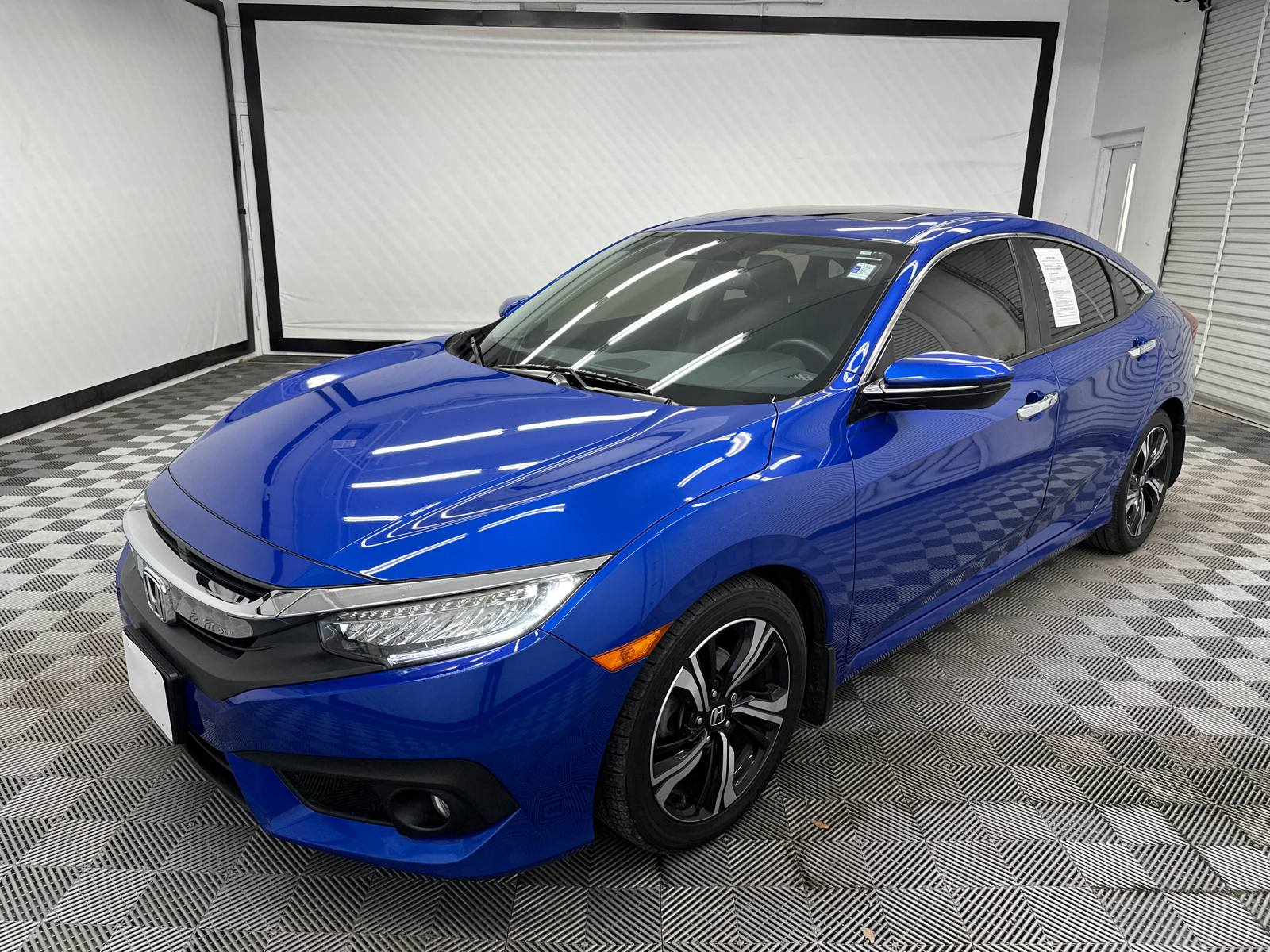 2017 Honda Civic Touring 1