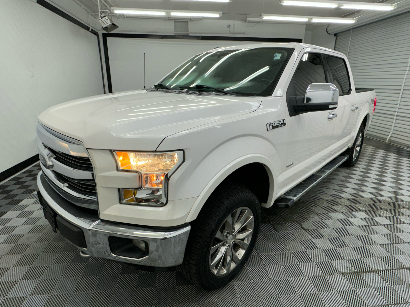 2015 Ford F-150 Lariat 1