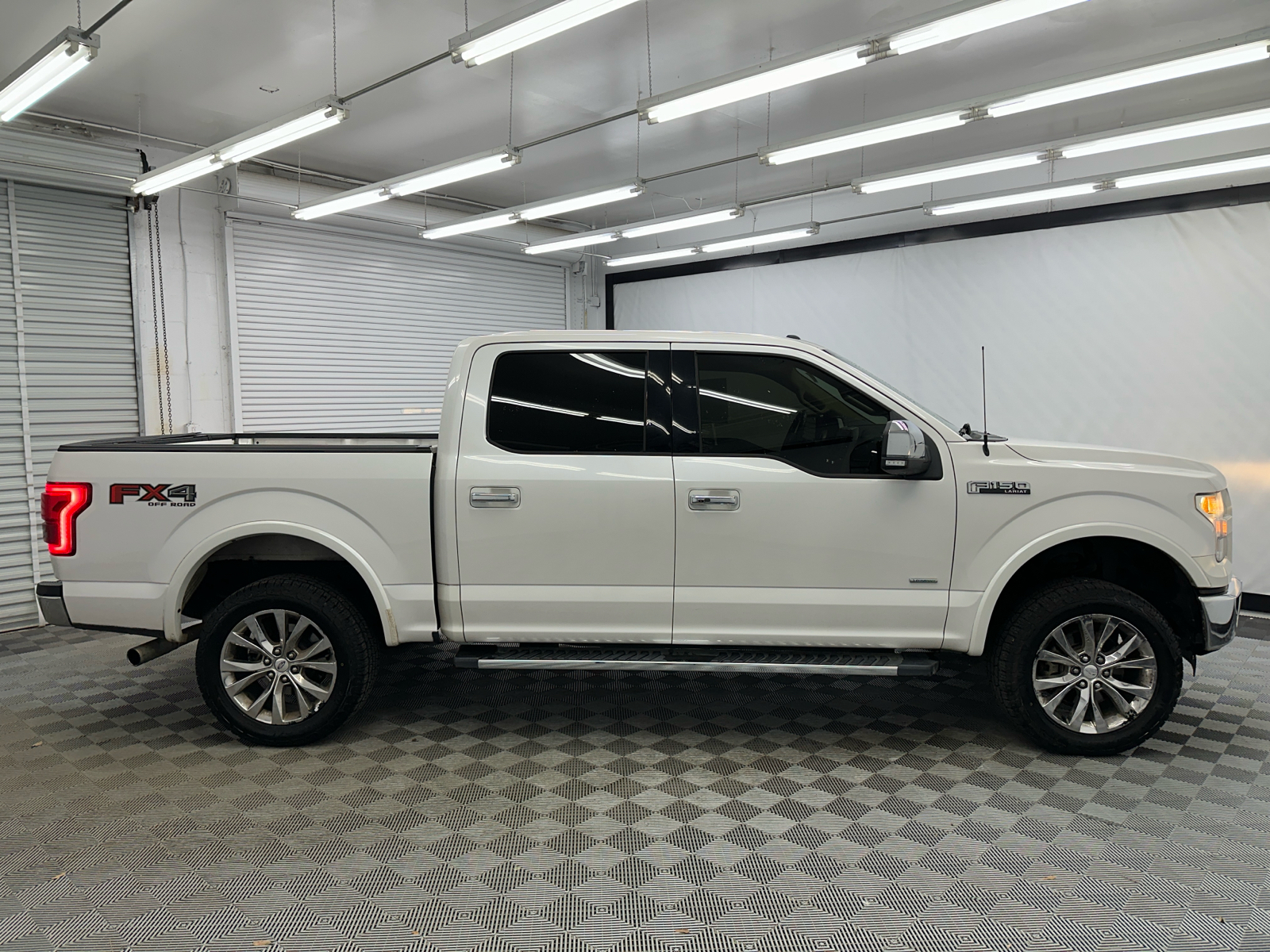 2015 Ford F-150 Lariat 6