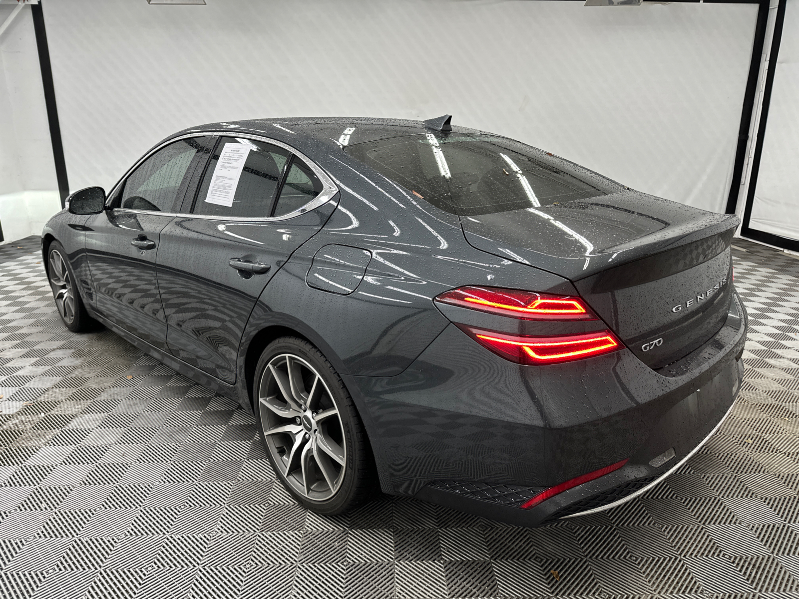 2022 Genesis G70 2.0T 3