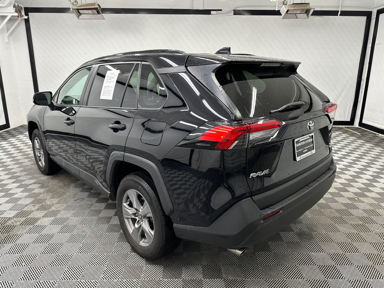 2022 Toyota RAV4 XLE 3