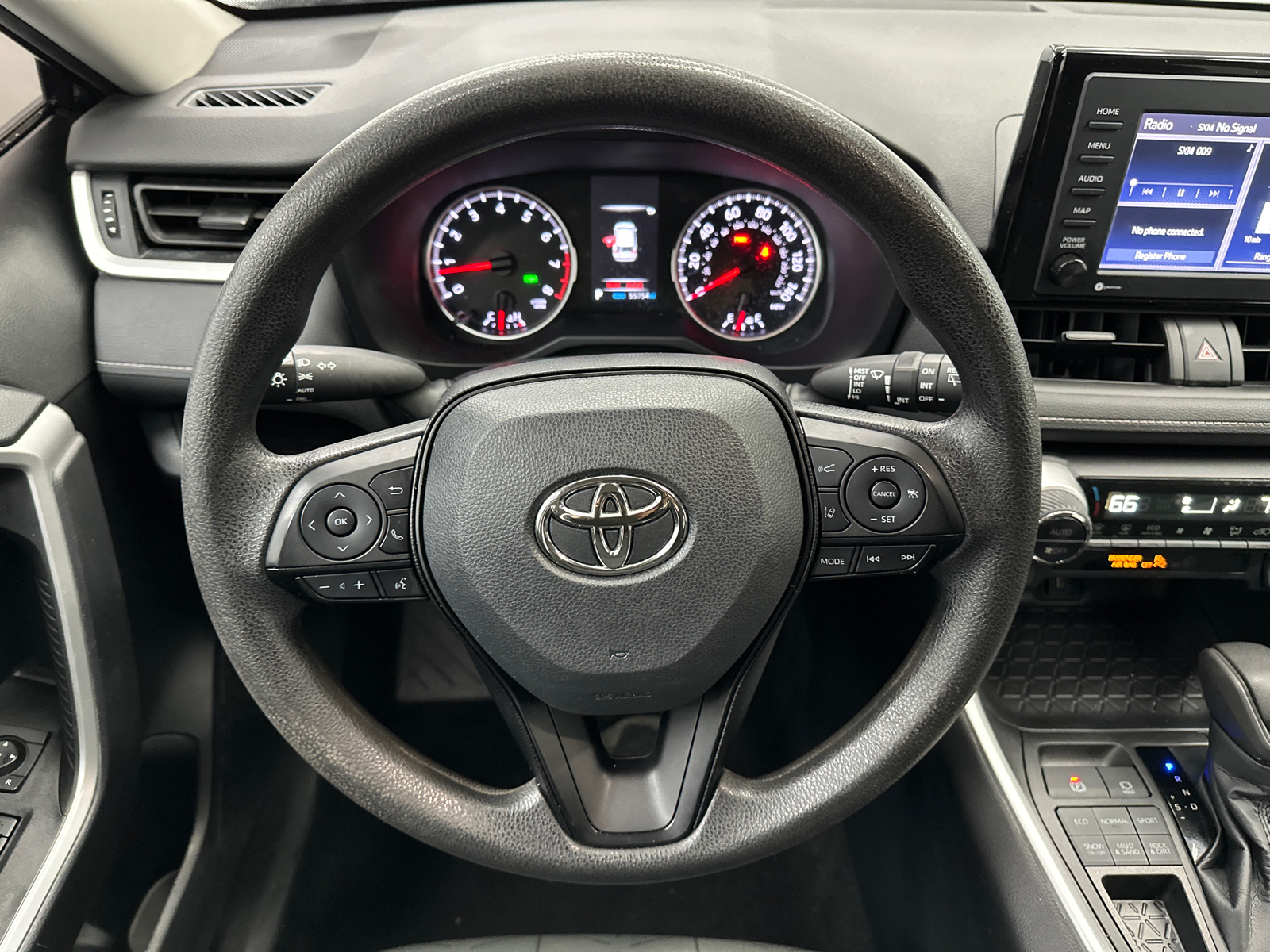 2022 Toyota RAV4 XLE 24