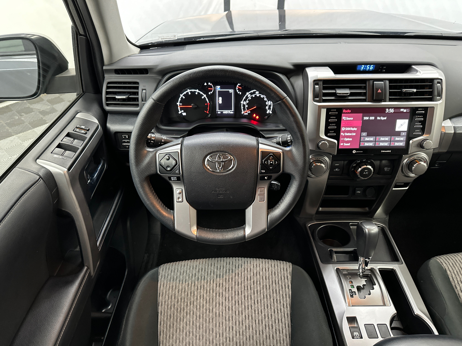 2023 Toyota 4Runner SR5 24