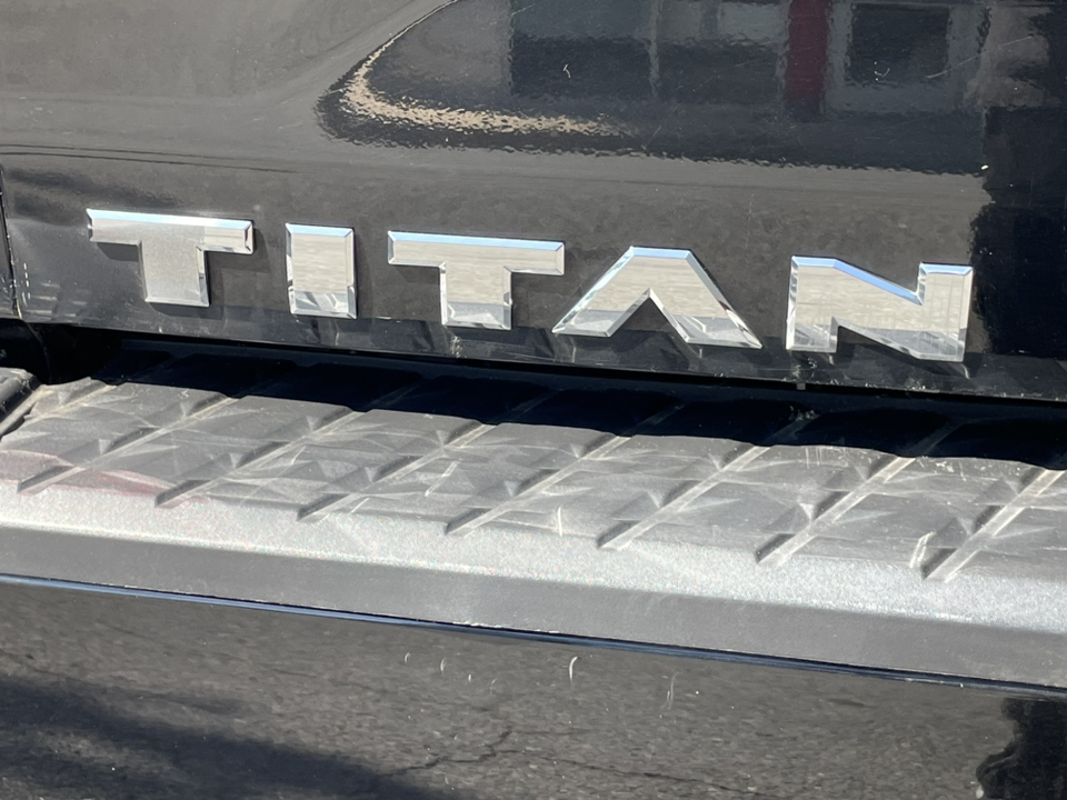 2020 Nissan Titan SV 32