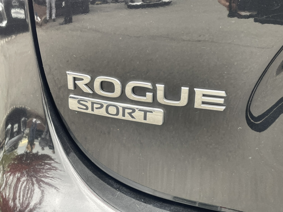 2020 Nissan Rogue Sport SV 33