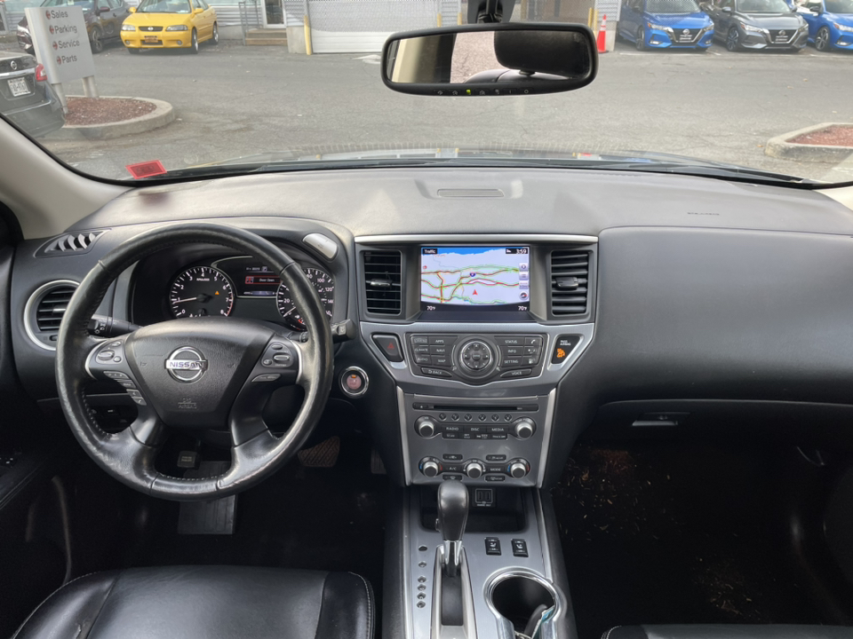 2018 Nissan Pathfinder  13
