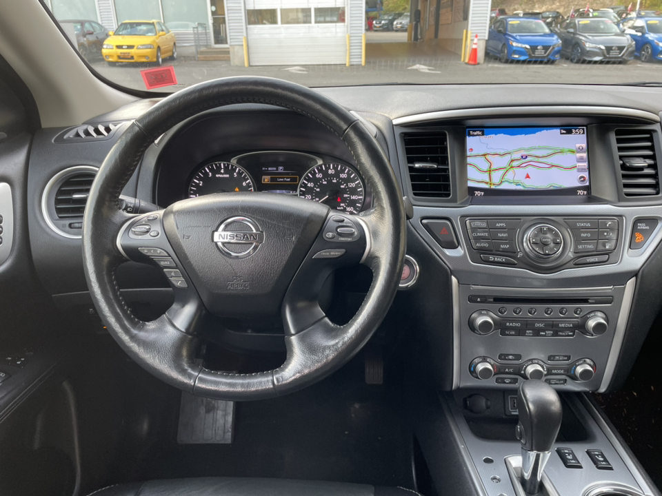 2018 Nissan Pathfinder  14