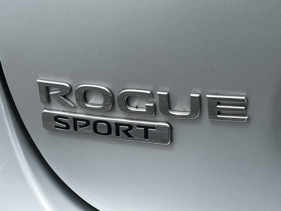 2020 Nissan Rogue Sport S 33