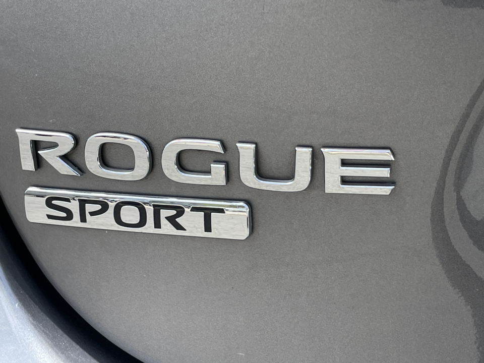 2020 Nissan Rogue Sport S 34