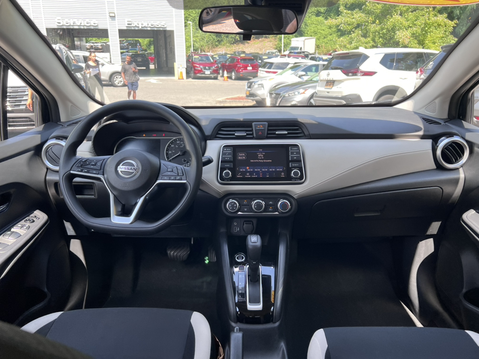 2022 Nissan Versa 1.6 SV 14