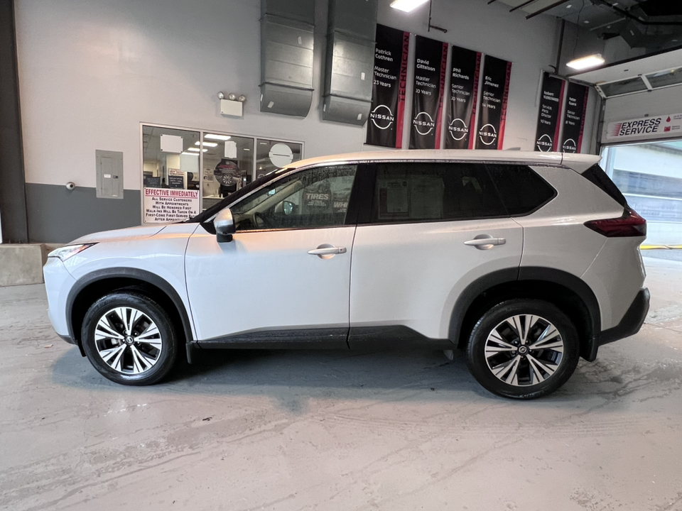 2021 Nissan Rogue SV 3