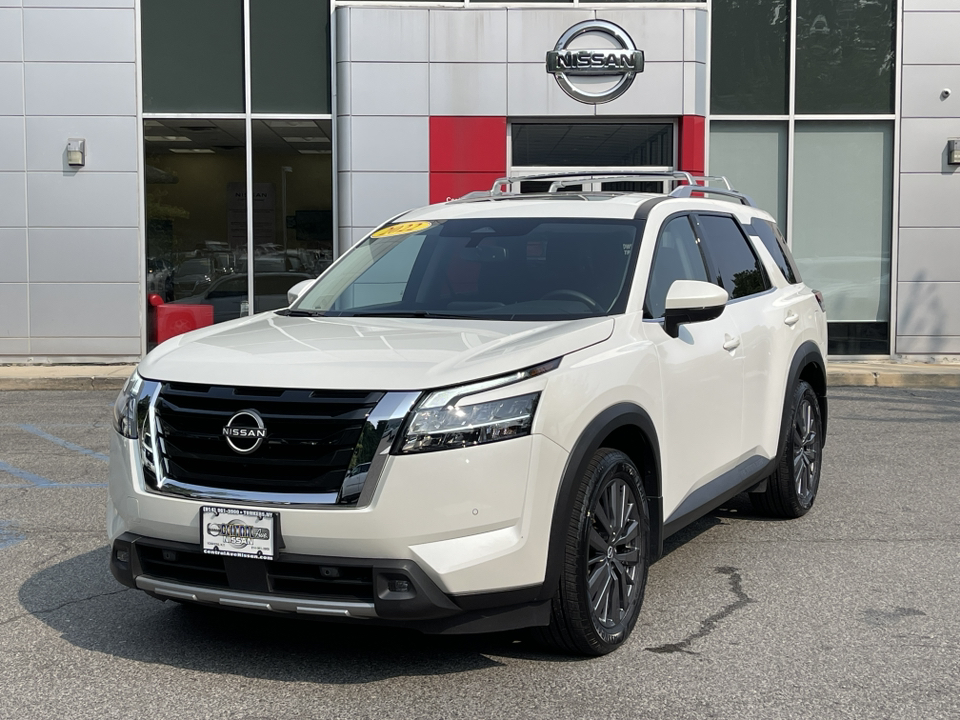 2022 Nissan Pathfinder SL 1